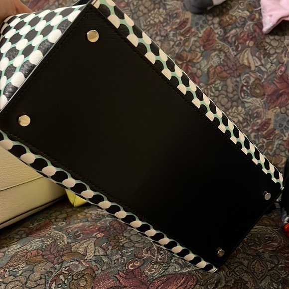 Looks new - Picture 2 of 6